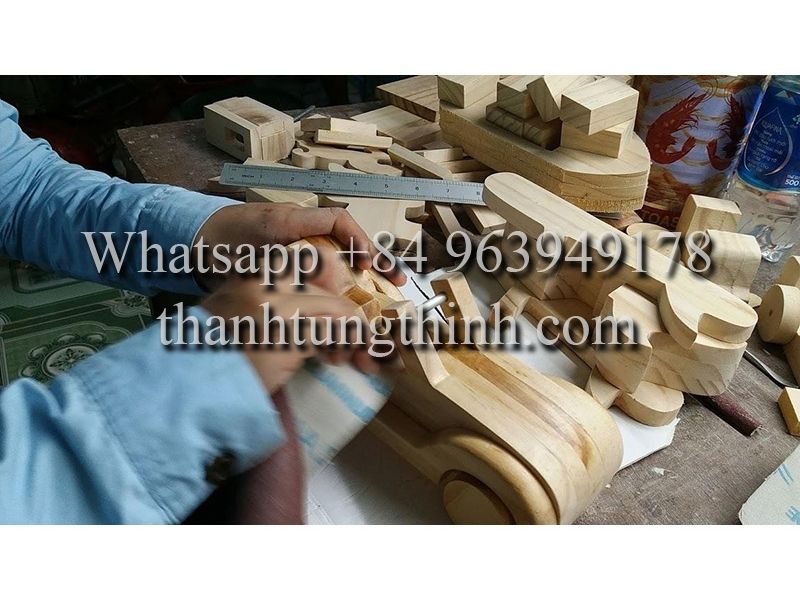 Our Wooden Toys be Processed by Skillful Craftmans at our Manufacture Factory.