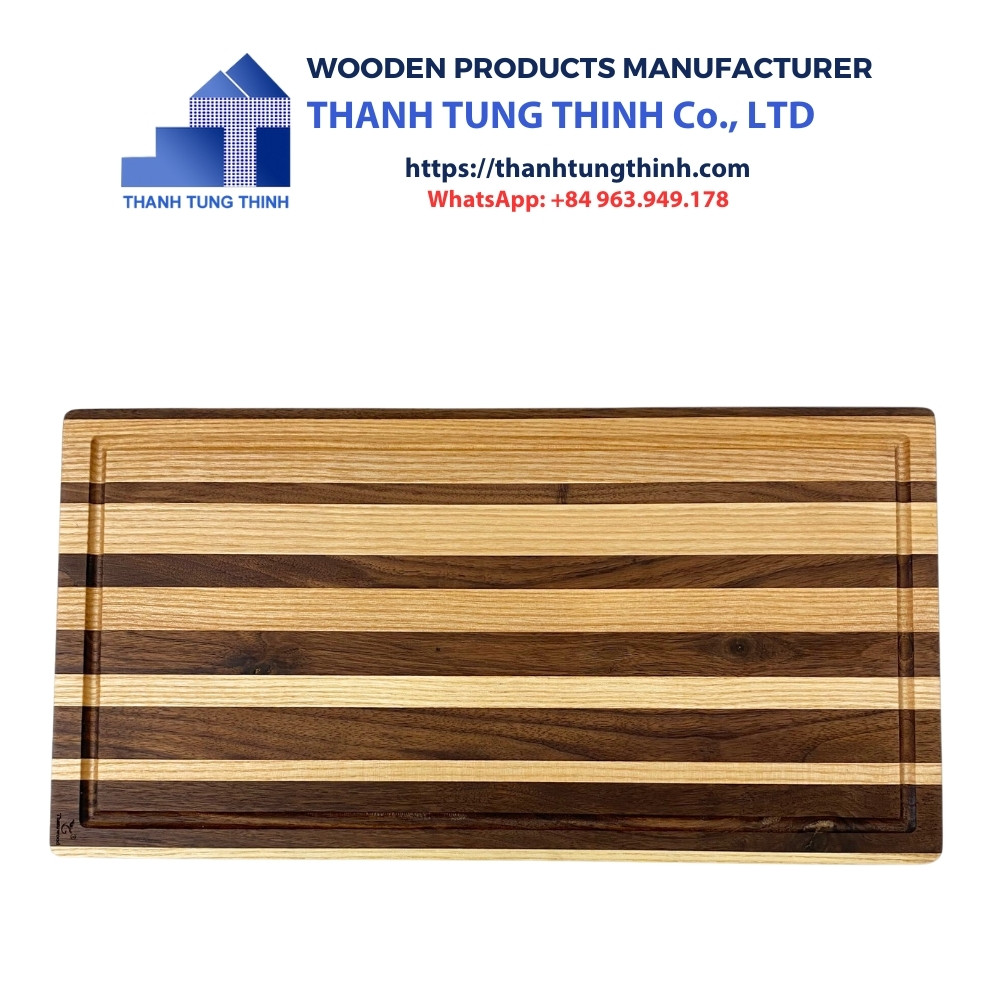 Manufacturer Wooden Cutting Board has a rectangular shape with grain from larger to smaller
