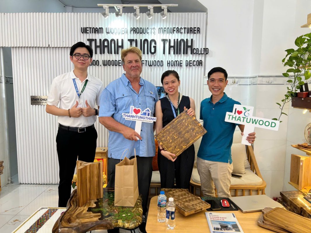 Buying teak wood cutting board