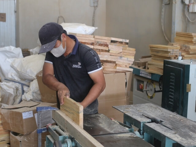 Workers operating at Thanh Tung Thinh factory 29