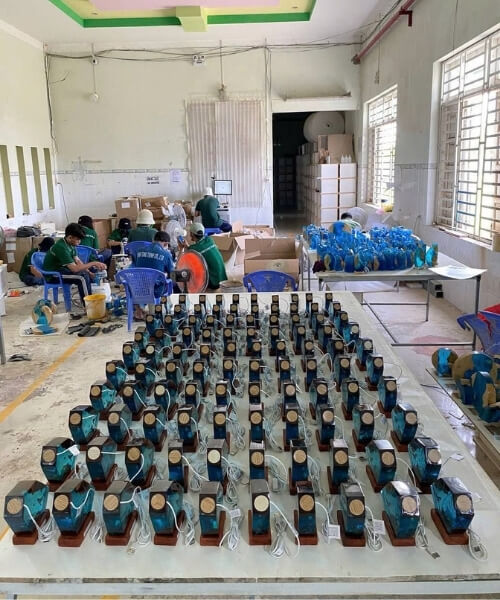 Workers operating at Thanh Tung Thinh factory 60