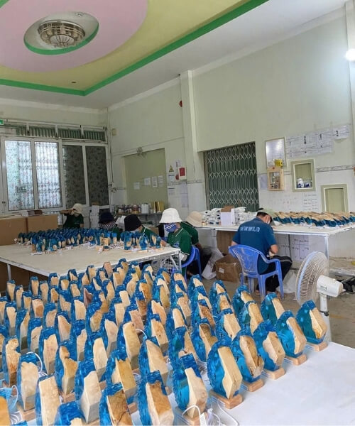 Workers operating at Thanh Tung Thinh factory 61