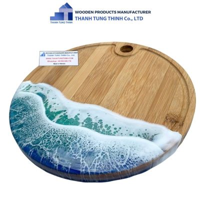 Round epoxy cutting board with hanging hole