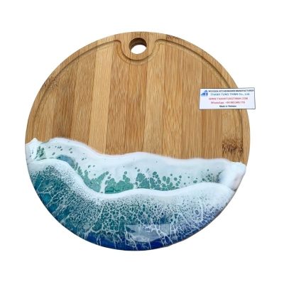 Round epoxy cutting board with hanging hole