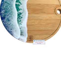 Round epoxy cutting board with hanging hole