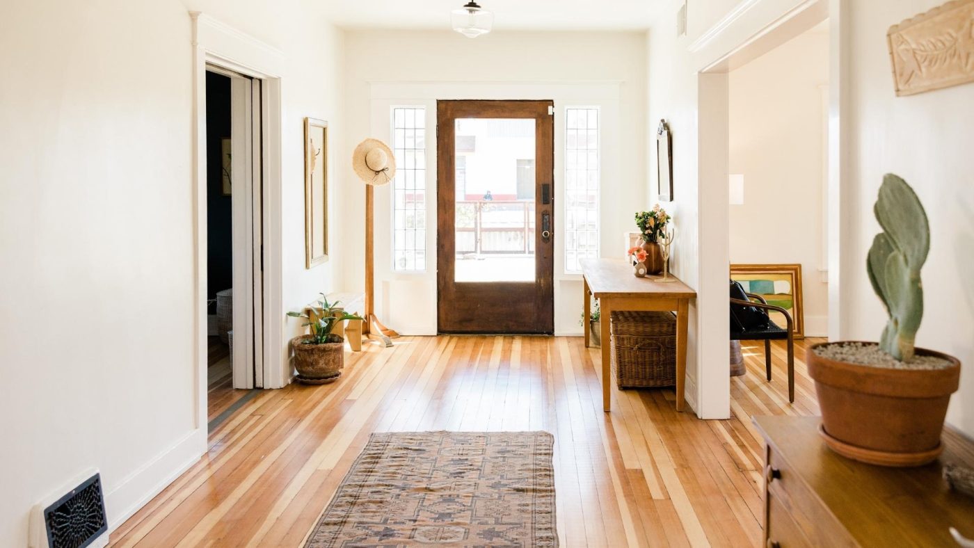 Warm & modern home interiors with wooden accents