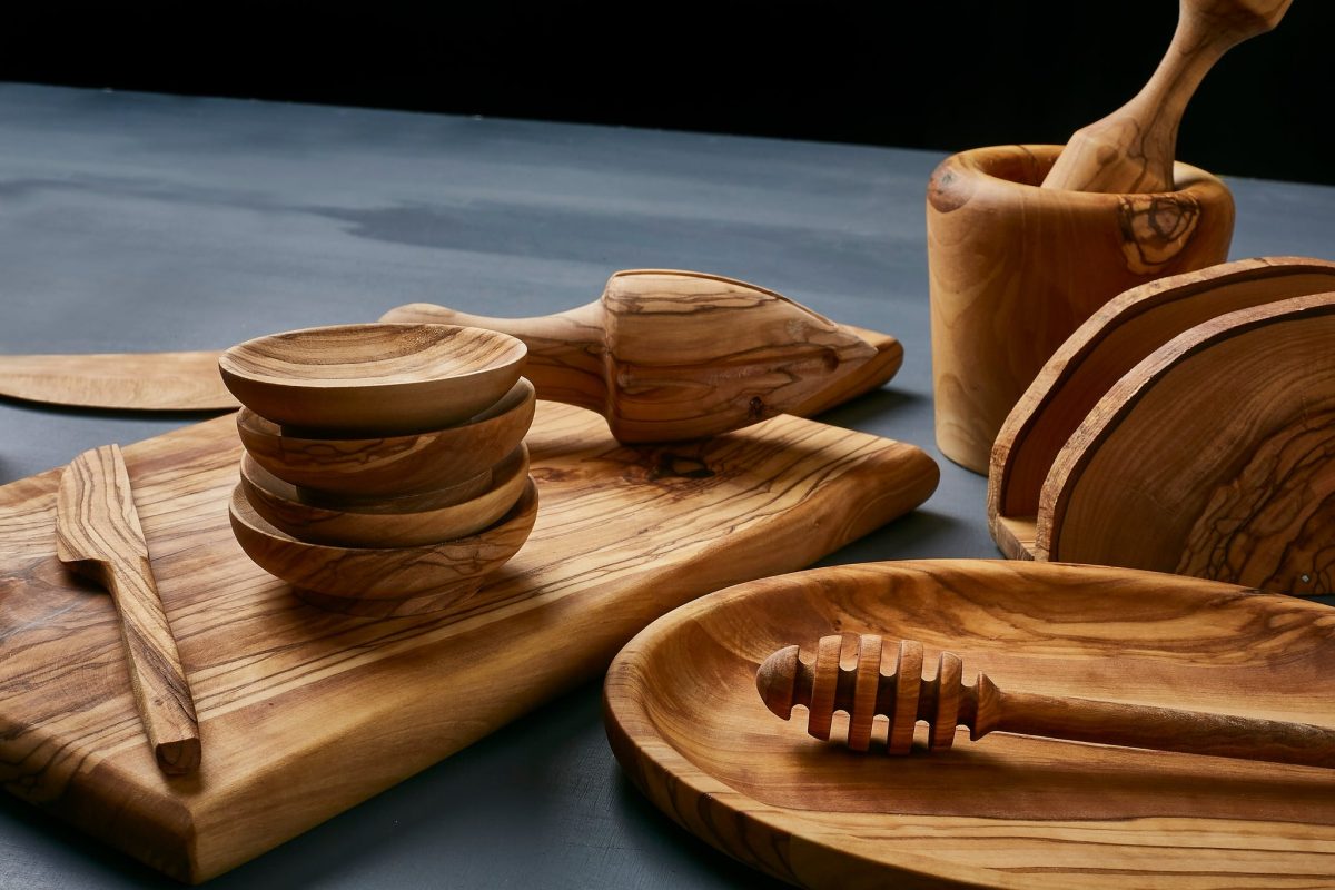 Buying wooden housewares wholesale is cost-efficient