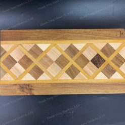 Rectangular Wooden Cutting Board with Grain from Larger to Smaller