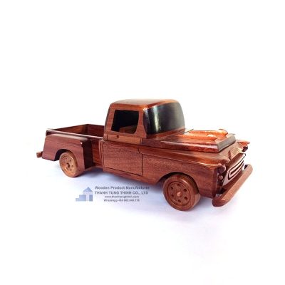 wooden pick-up-truck model