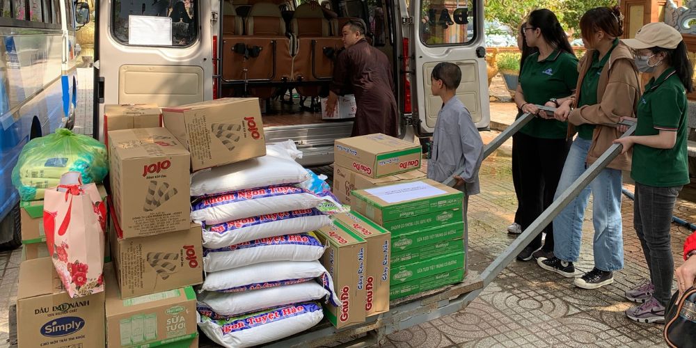 ThanhTungThinh Co., Ltd Brings Joy to Children at Thien Tam Pagoda