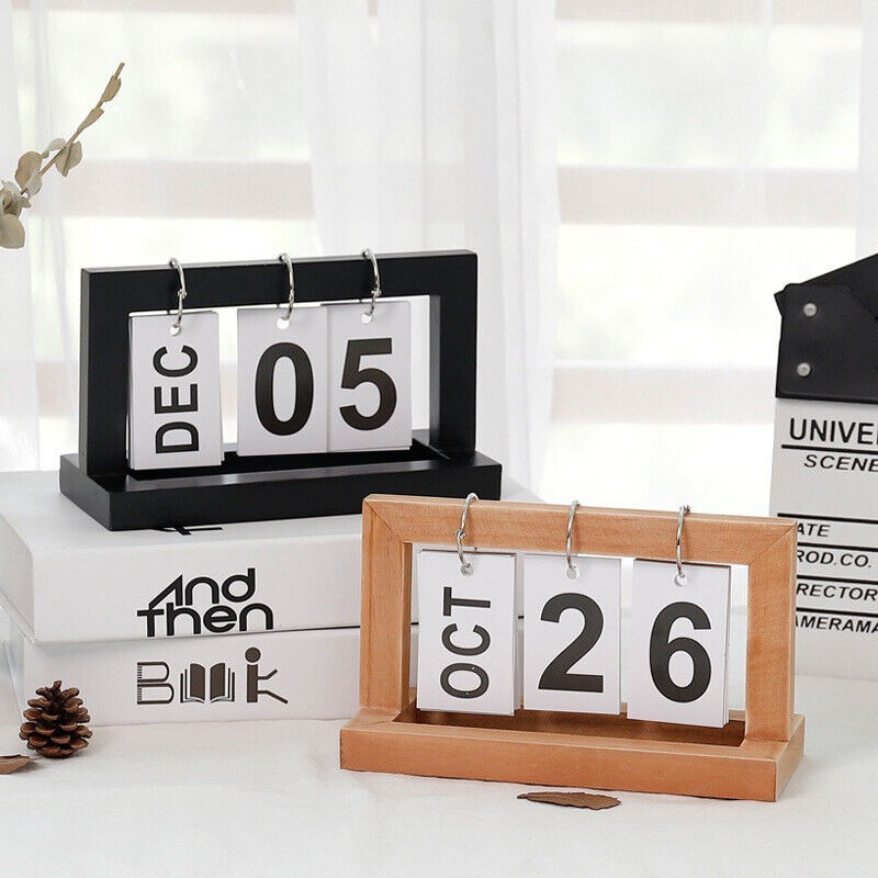 Minimalist wooden desk calendar