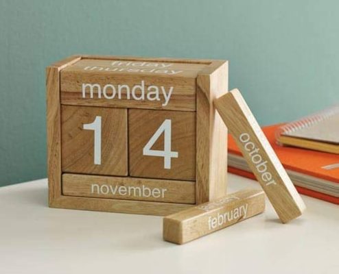 sustainable wooden desk calendars
