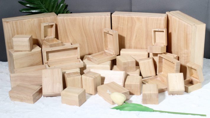 Wooden jewelry box