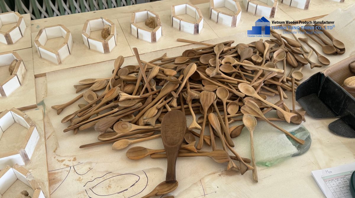Mastering Wood Tableware OEM