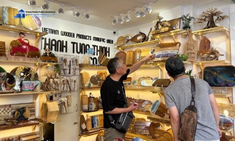 Clients reviewing Made in Vietnam End Grain Cutting Boards Wholesale