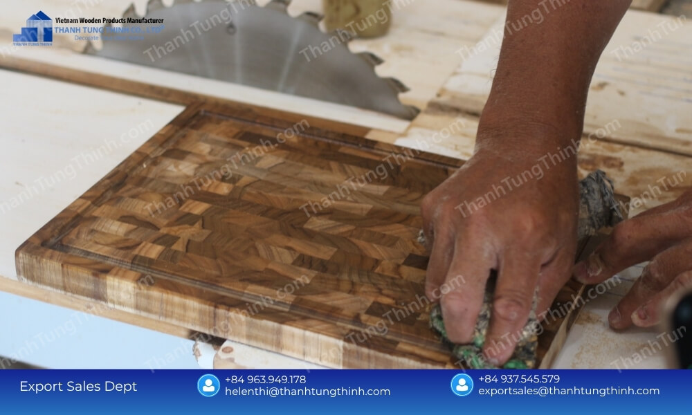 Complete OEM Solutions: B2B Teak Wood Kitchenware Factory Bulk Supply