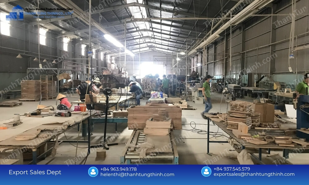 Complete OEM Solutions: B2B Teak Wood Kitchenware Factory Bulk Supply