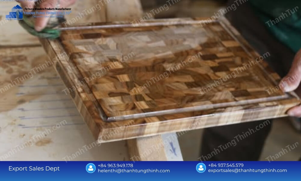 Complete OEM Solutions: B2B Teak Wood Kitchenware Factory Bulk Supply