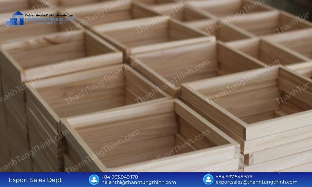 Discover our bulk luxury wooden jewelry cases featuring premium finishes and elite craftsmanship