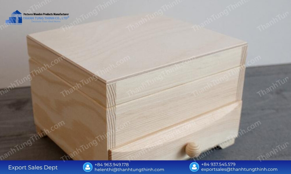 A high equity natural container featuring clean lines and a custom spherical wooden handle from the odm wooden jewelry box production line