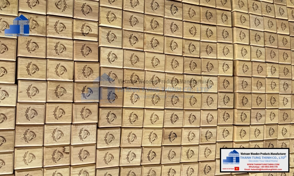 Custom engraved wooden box lids produced in bulk by luxury wooden jewelry packaging vendors