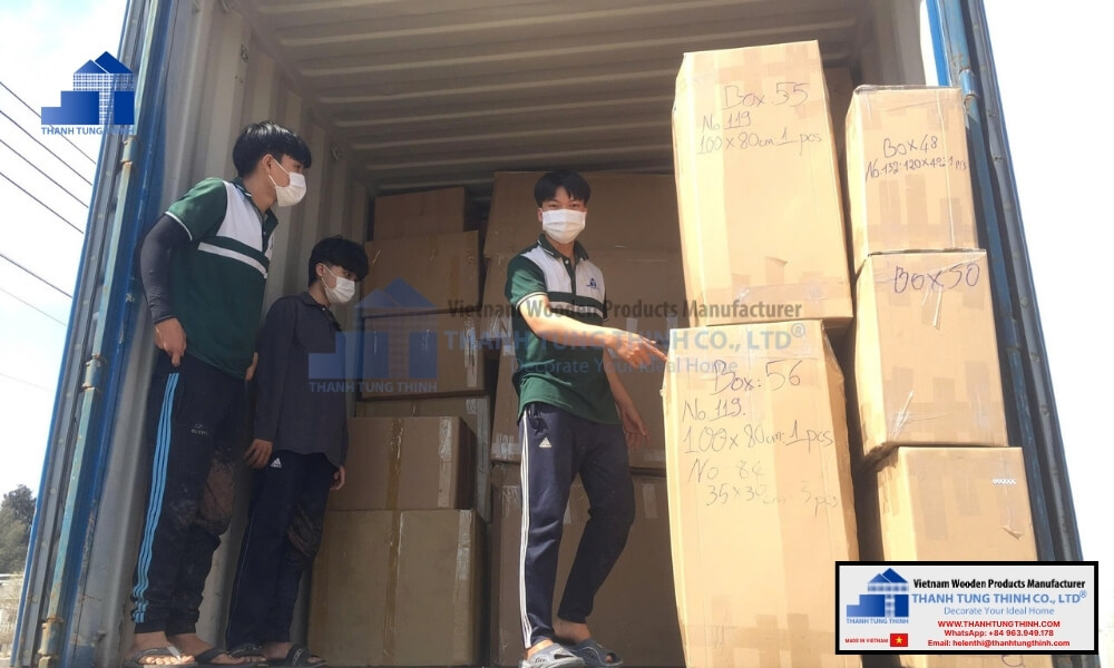 Loading bulk container orders of wholesale eco friendly sustainable wood jewelry boxes at ThanhTungThinh port yard