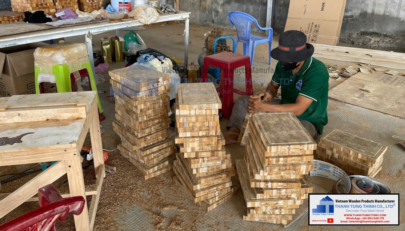 Teak End Grain Cutting Board manufacturer in Vietnam factory