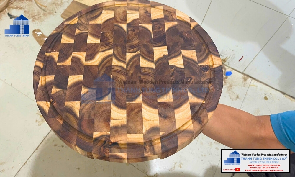 Organic round acacia wood best end-grain wooden cutting boards for charcuterie